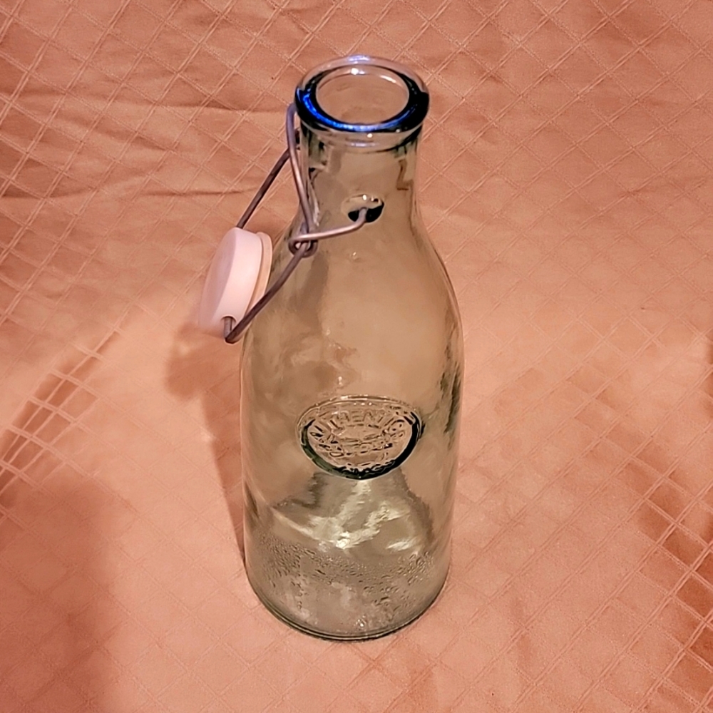 Serving carafe vintage , farm
